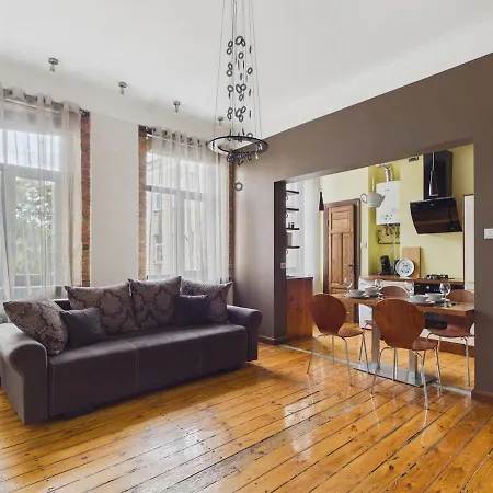 Spacious 1-bedroom Centre Appartement *