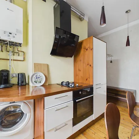 Spacious 1-bedroom Centre