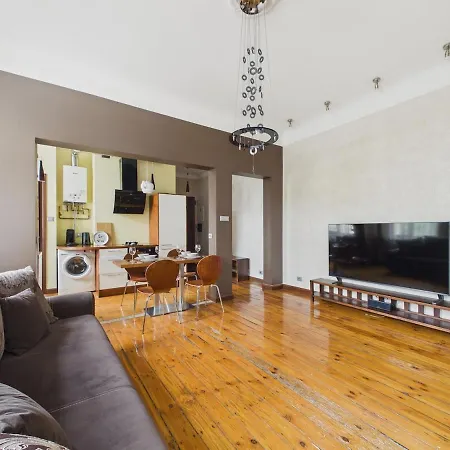 Spacious 1-bedroom Centre Appartement *