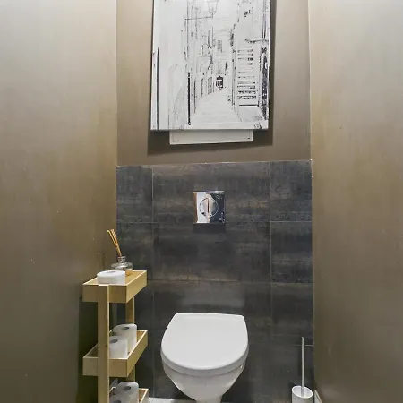 Spacious 1-bedroom Centre Appartement